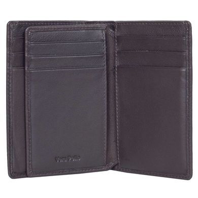 Credit holder Tony Perotti from the collection Cortina.